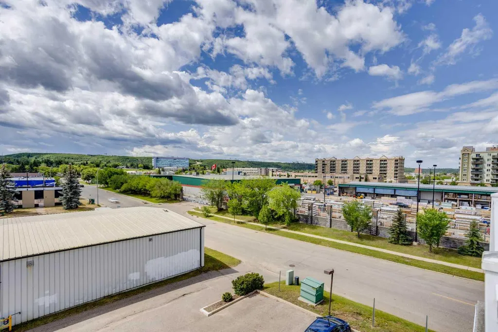 10217 Queen Street Fort Mcmurray AB T9H 5S5