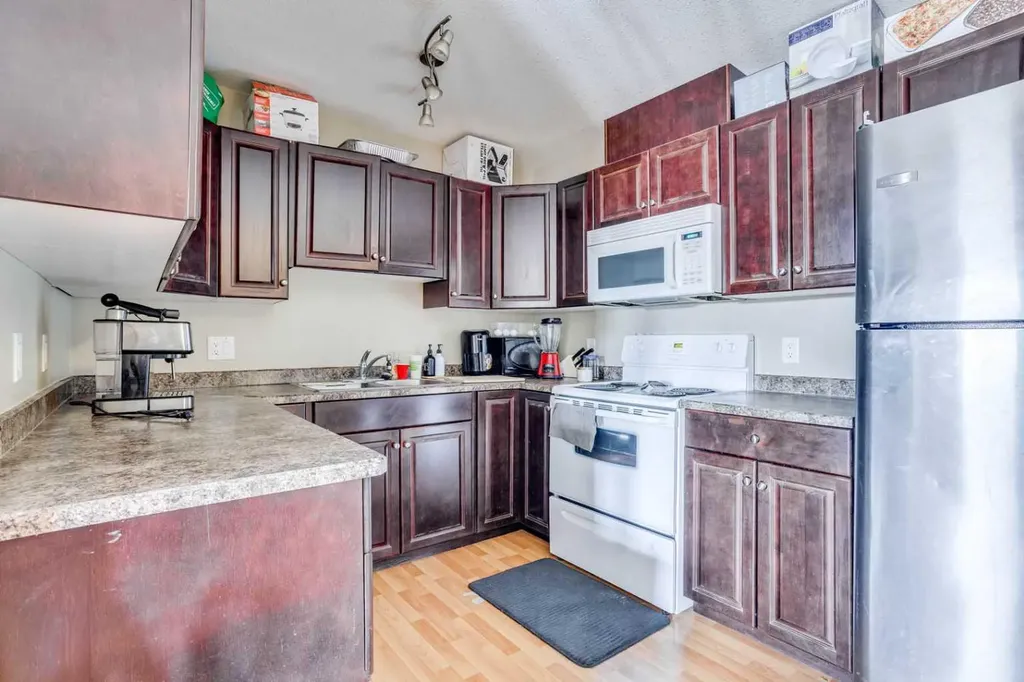 10217 Queen Street Fort Mcmurray AB T9H 5S5