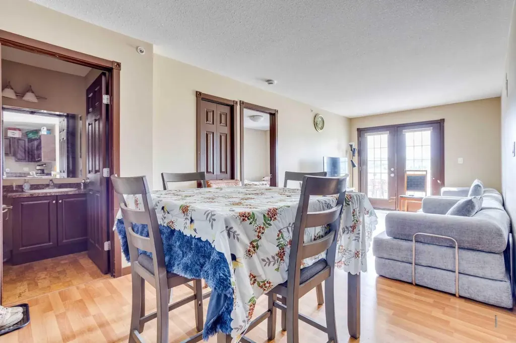 10217 Queen Street Fort Mcmurray AB T9H 5S5