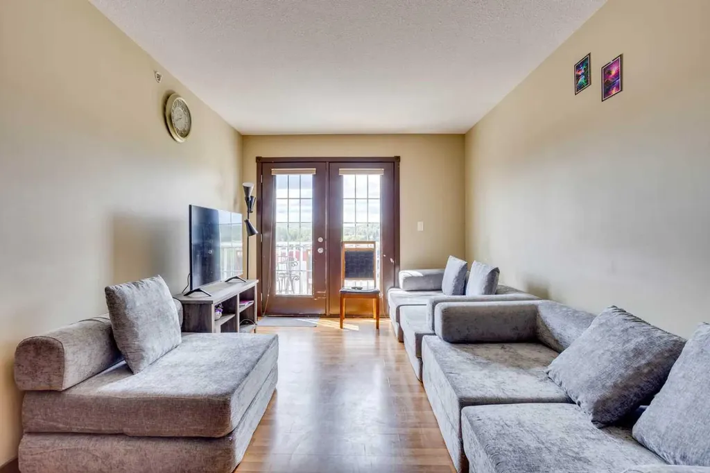 10217 Queen Street Fort Mcmurray AB T9H 5S5