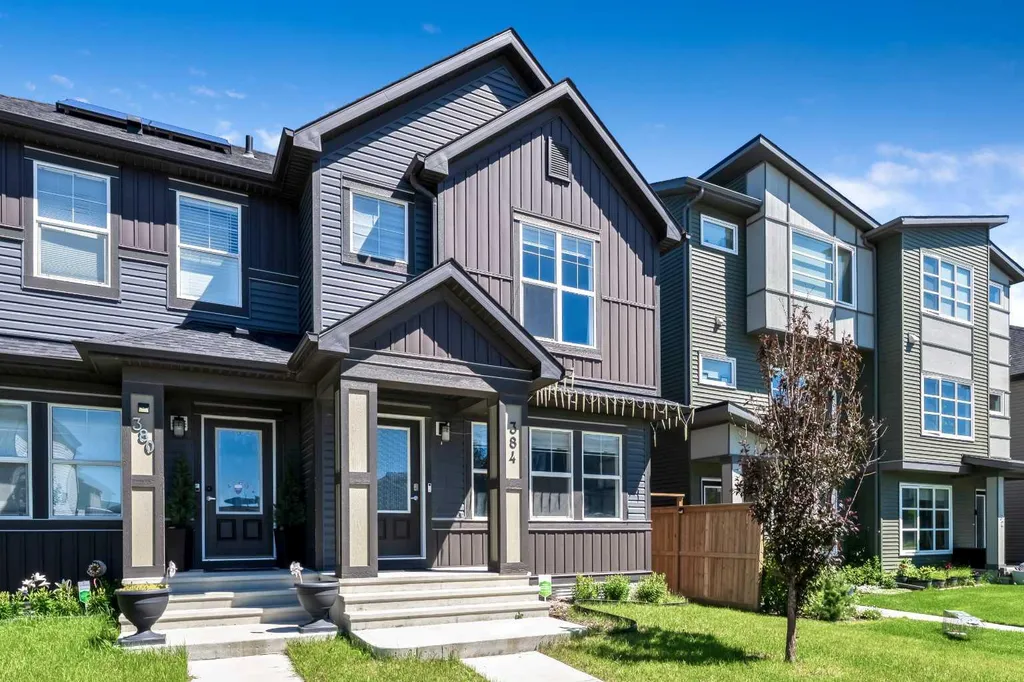 384 Chinook Gate Close SW Airdrie AB T4B 4V3