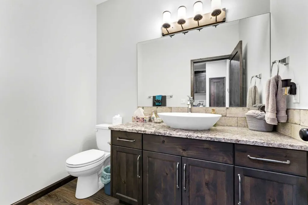215 Hamptons Crescent SE Medicine Hat AB T1B0P4