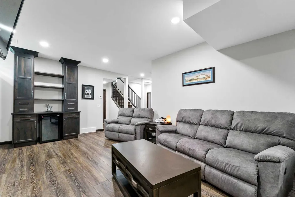 215 Hamptons Crescent SE Medicine Hat AB T1B0P4