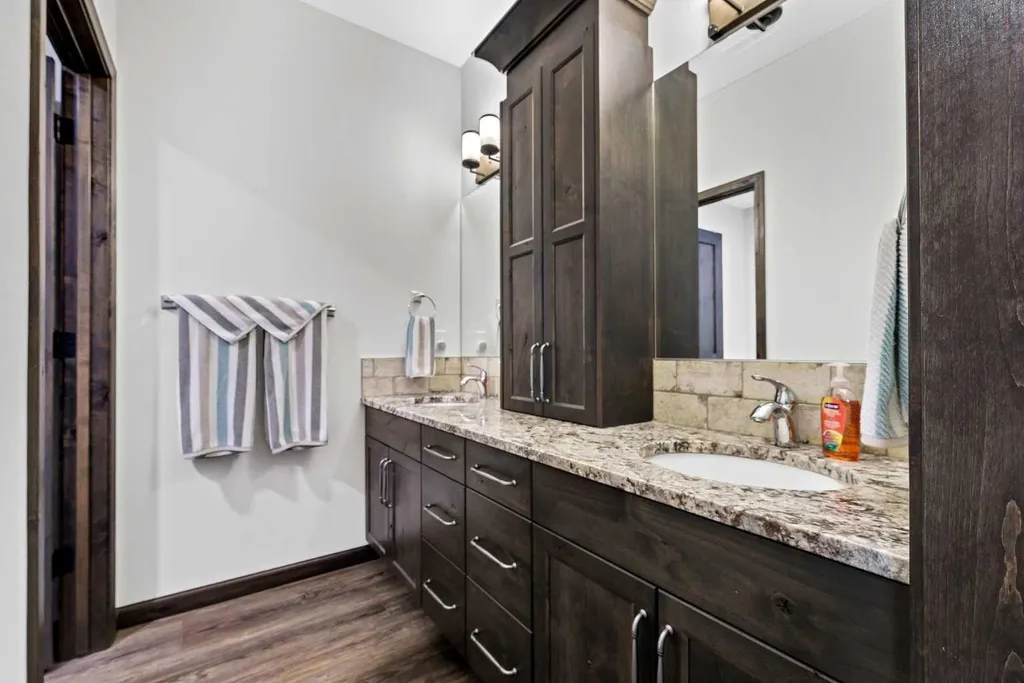 215 Hamptons Crescent SE Medicine Hat AB T1B0P4