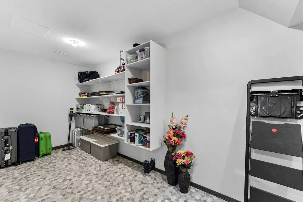 215 Hamptons Crescent SE Medicine Hat AB T1B0P4