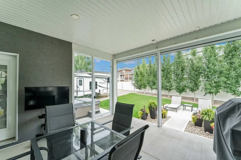 215 Hamptons Crescent SE Medicine Hat AB T1B0P4