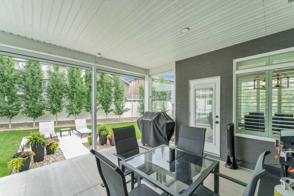 215 Hamptons Crescent SE Medicine Hat AB T1B0P4