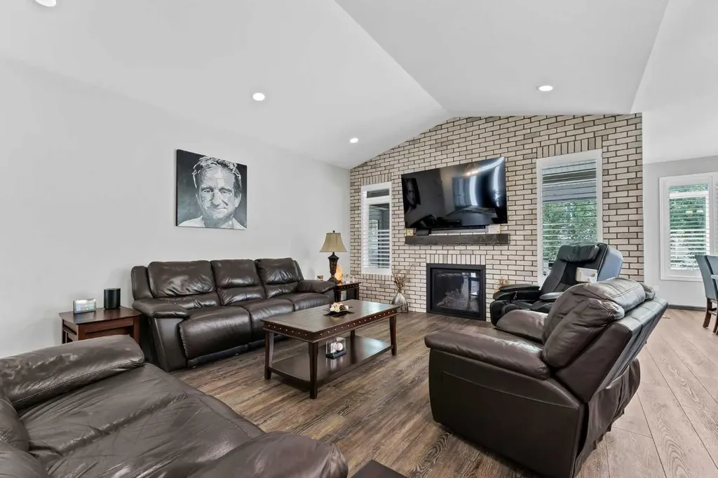 215 Hamptons Crescent SE Medicine Hat AB T1B0P4
