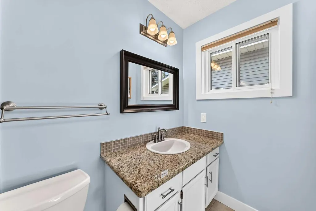 12 Sunvale Mews SE Calgary AB T2X 2P5