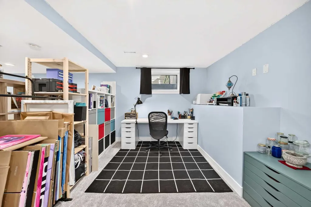 12 Sunvale Mews SE Calgary AB T2X 2P5