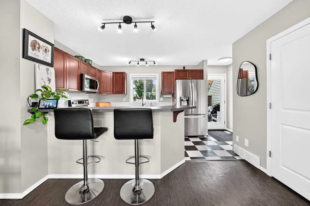 22 Everwillow Circle SW Calgary AB T2V4V2