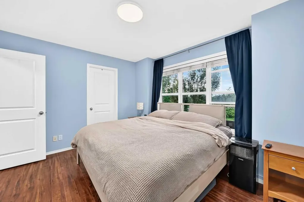 22 Everwillow Circle SW Calgary AB T2V4V2