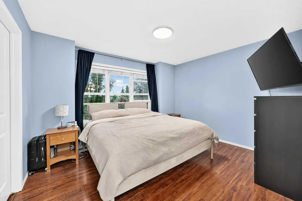 22 Everwillow Circle SW Calgary AB T2V4V2