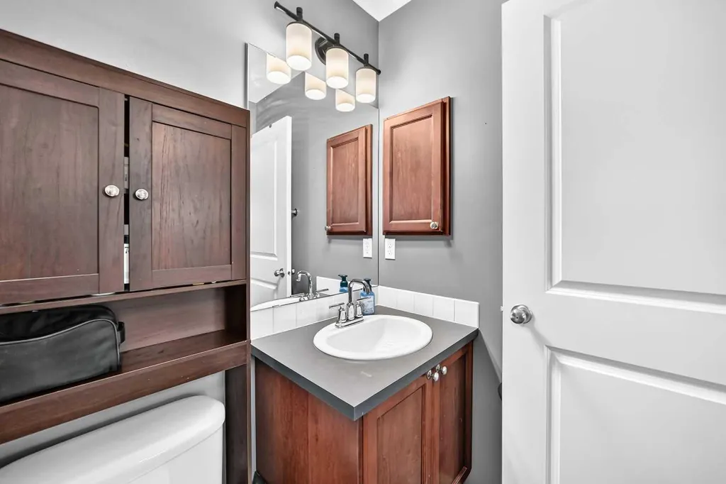 22 Everwillow Circle SW Calgary AB T2V4V2