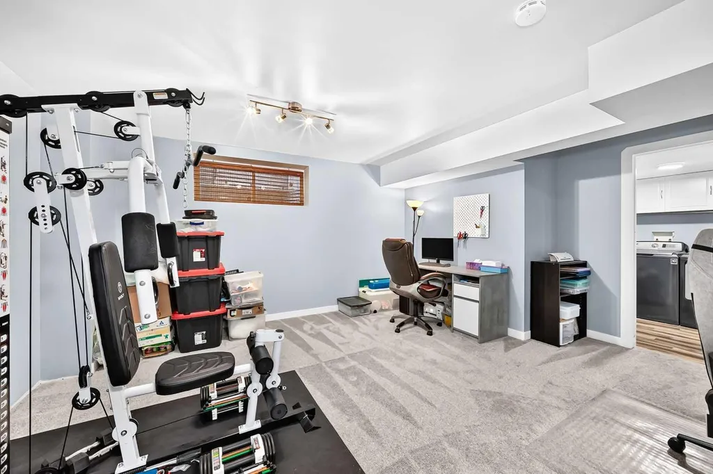 22 Everwillow Circle SW Calgary AB T2V4V2