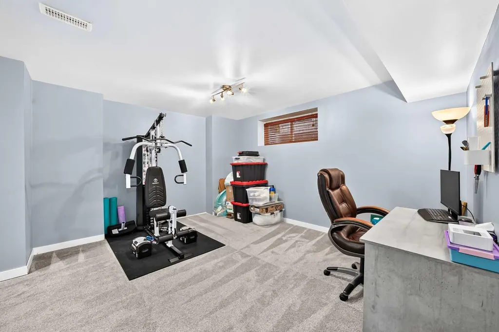 22 Everwillow Circle SW Calgary AB T2V4V2
