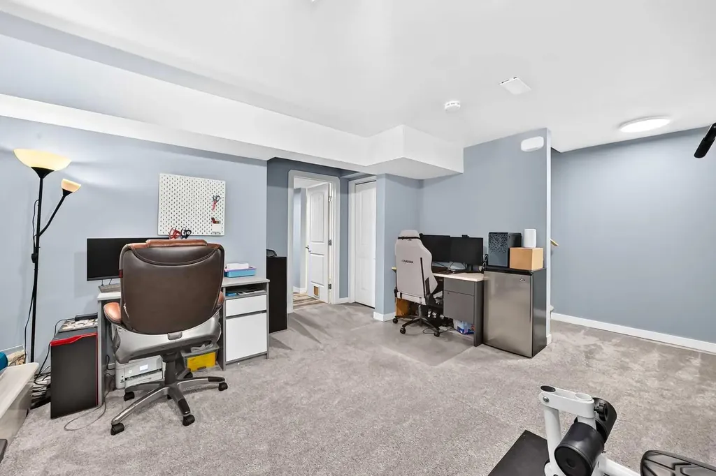 22 Everwillow Circle SW Calgary AB T2V4V2