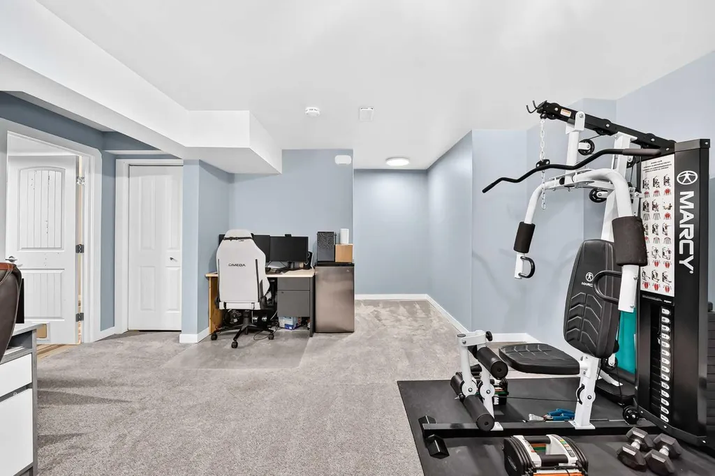 22 Everwillow Circle SW Calgary AB T2V4V2