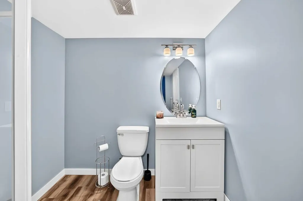 22 Everwillow Circle SW Calgary AB T2V4V2