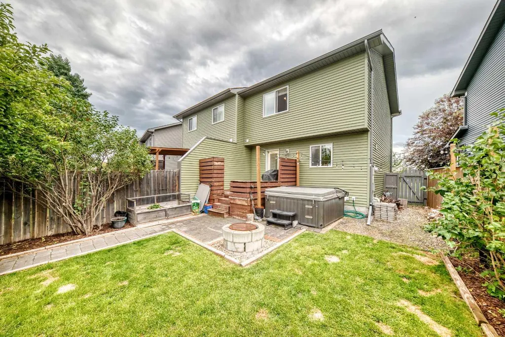 22 Everwillow Circle SW Calgary AB T2V4V2