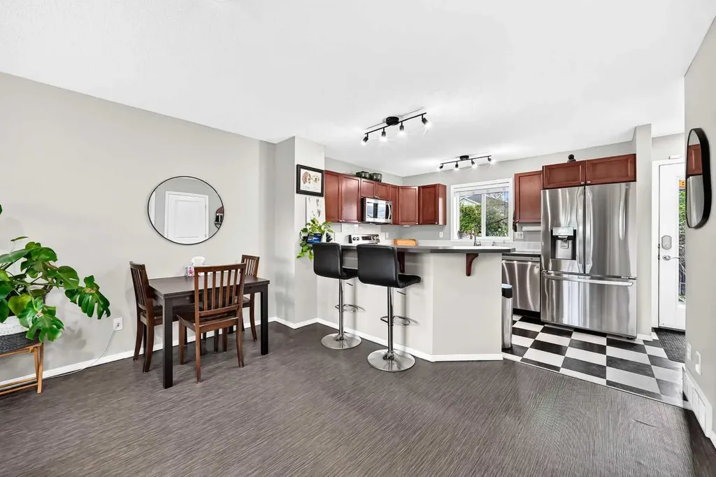 22 Everwillow Circle SW Calgary AB T2V4V2