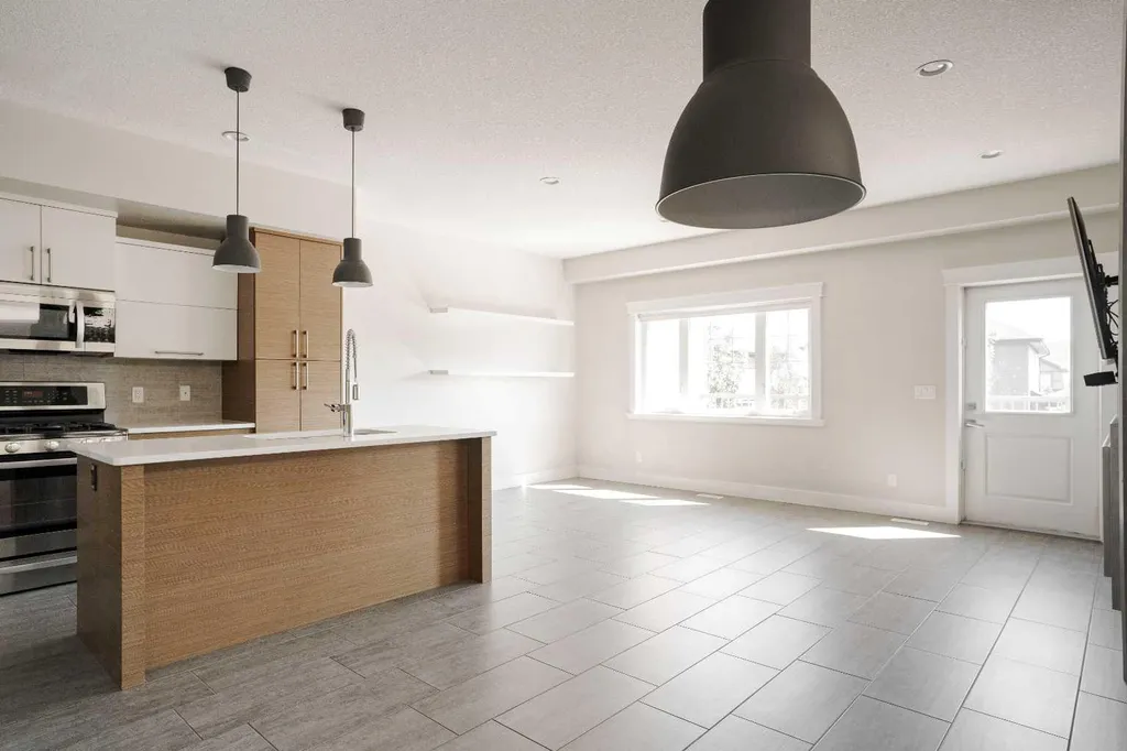 181 Collicott Fort Mcmurray AB T9K 2W9