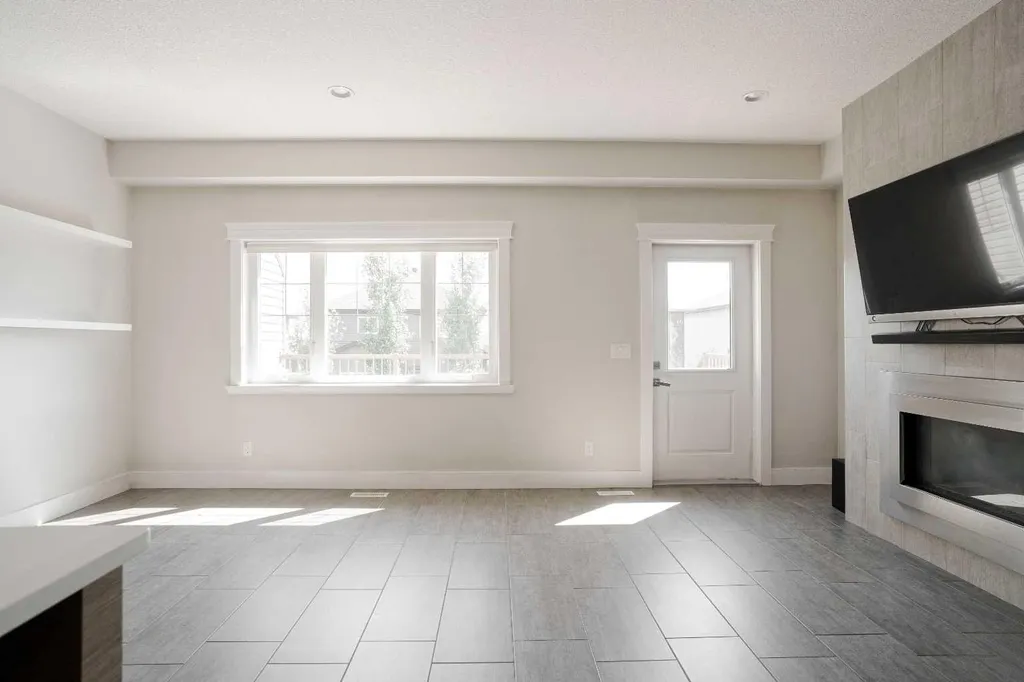 181 Collicott Fort Mcmurray AB T9K 2W9