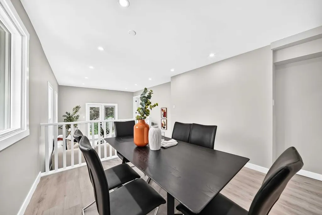 3824 Brooklyn Crescent NW Calgary AB T2L 1H2