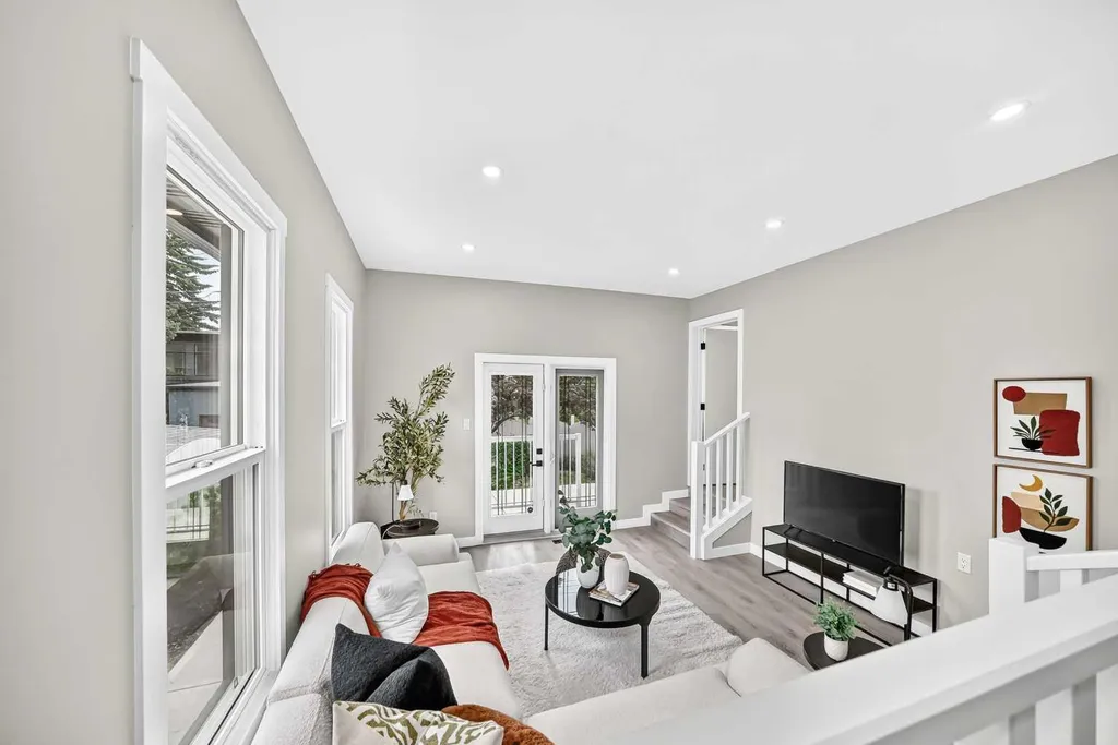 3824 Brooklyn Crescent NW Calgary AB T2L 1H2