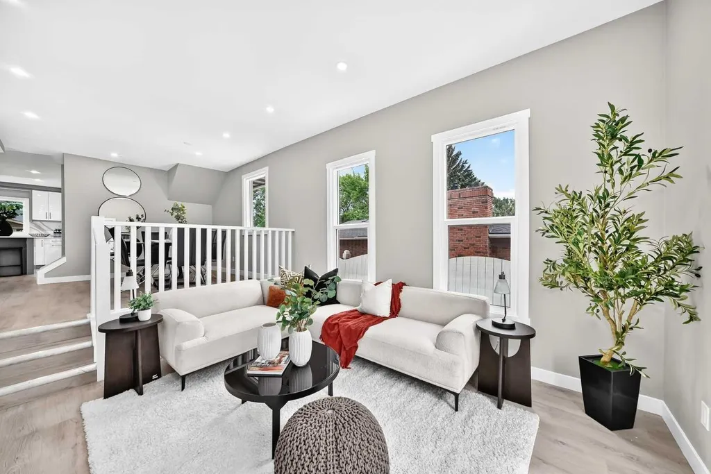 3824 Brooklyn Crescent NW Calgary AB T2L 1H2