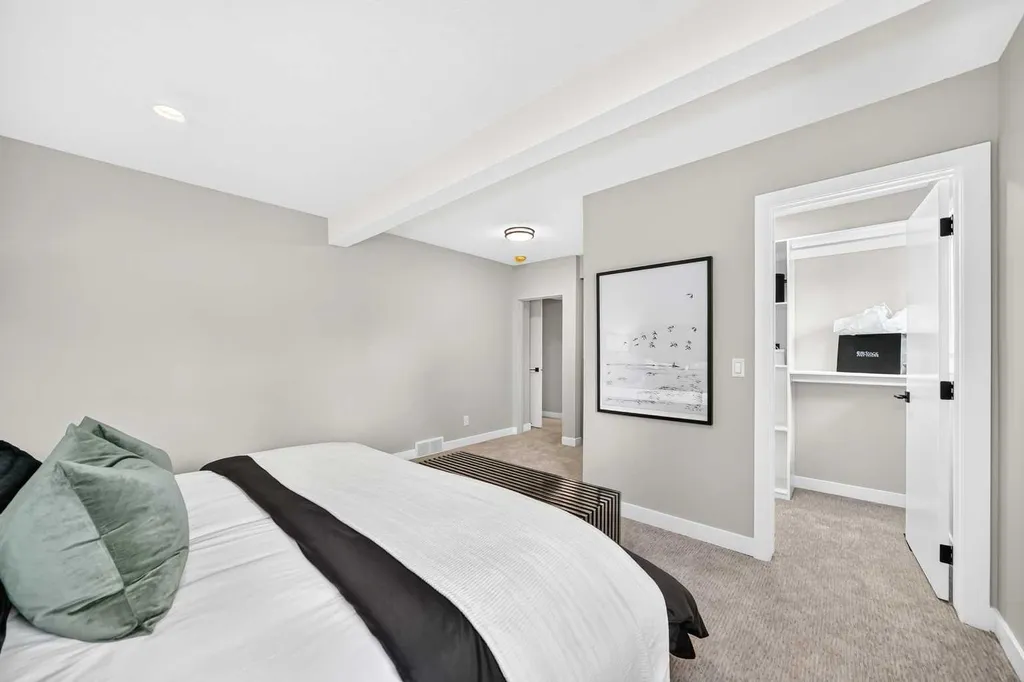 3824 Brooklyn Crescent NW Calgary AB T2L 1H2