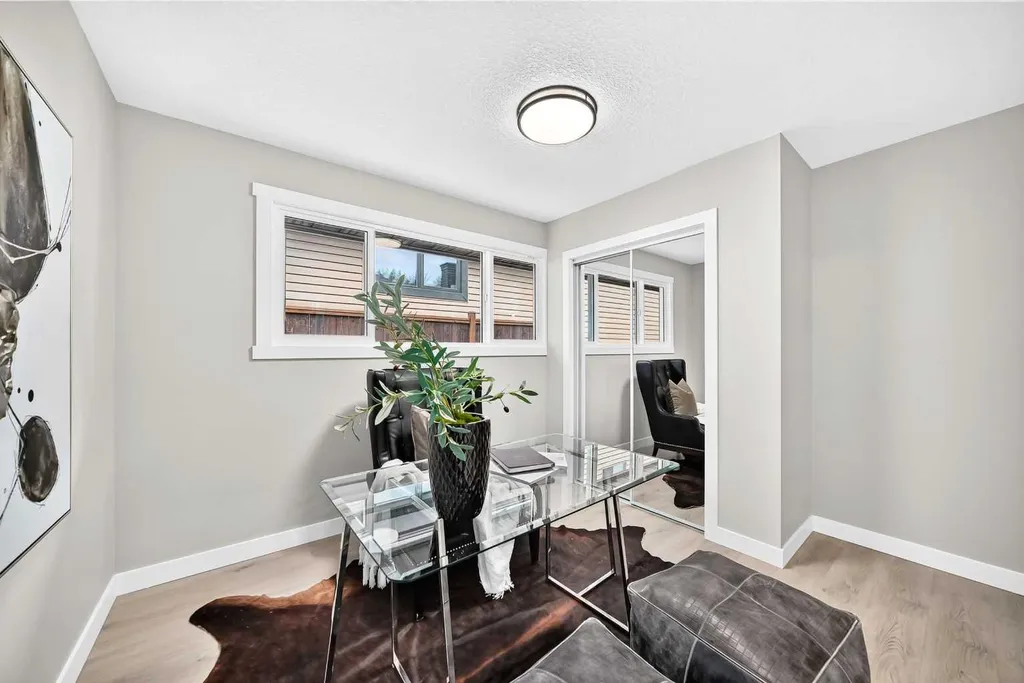 3824 Brooklyn Crescent NW Calgary AB T2L 1H2