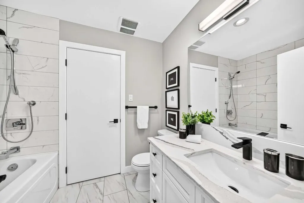 3824 Brooklyn Crescent NW Calgary AB T2L 1H2