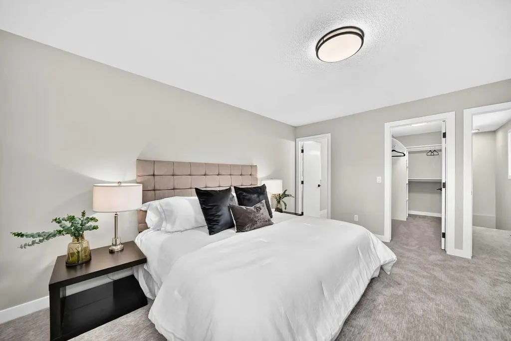 3824 Brooklyn Crescent NW Calgary AB T2L 1H2