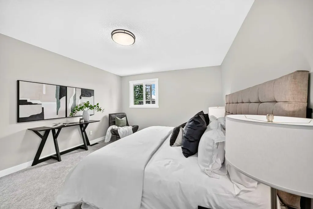 3824 Brooklyn Crescent NW Calgary AB T2L 1H2