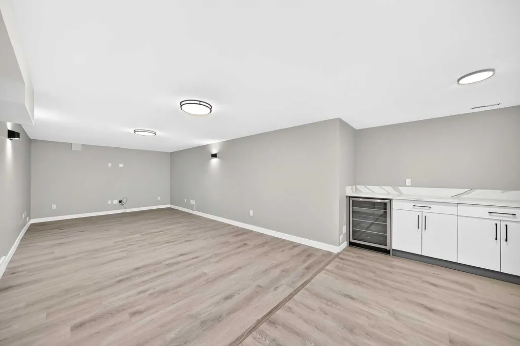 3824 Brooklyn Crescent NW Calgary AB T2L 1H2