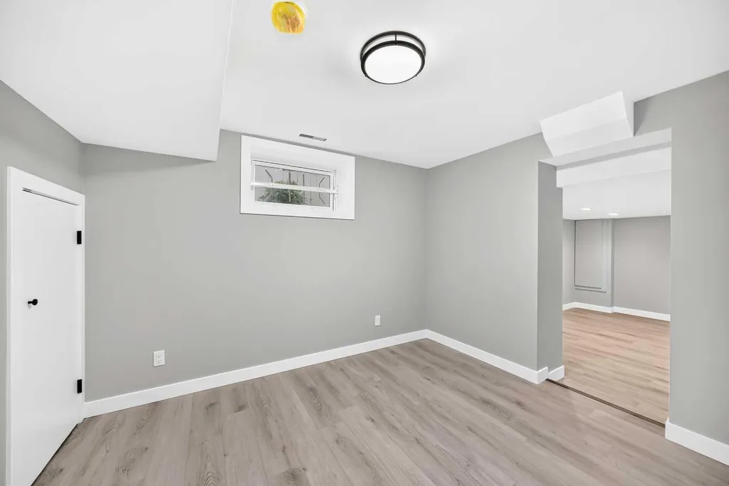 3824 Brooklyn Crescent NW Calgary AB T2L 1H2