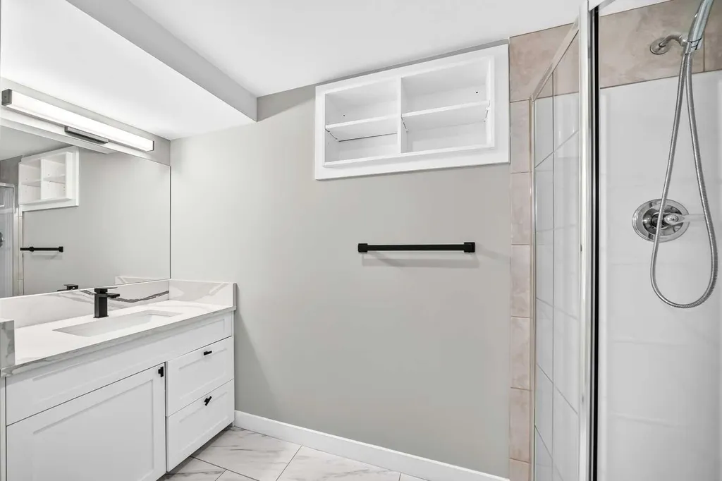 3824 Brooklyn Crescent NW Calgary AB T2L 1H2