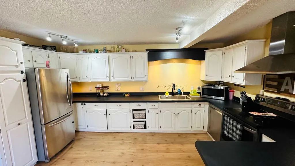 82 Villa Street Drumheller AB T0J0Y1