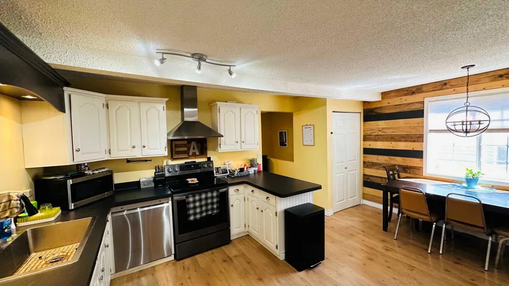82 Villa Street Drumheller AB T0J0Y1
