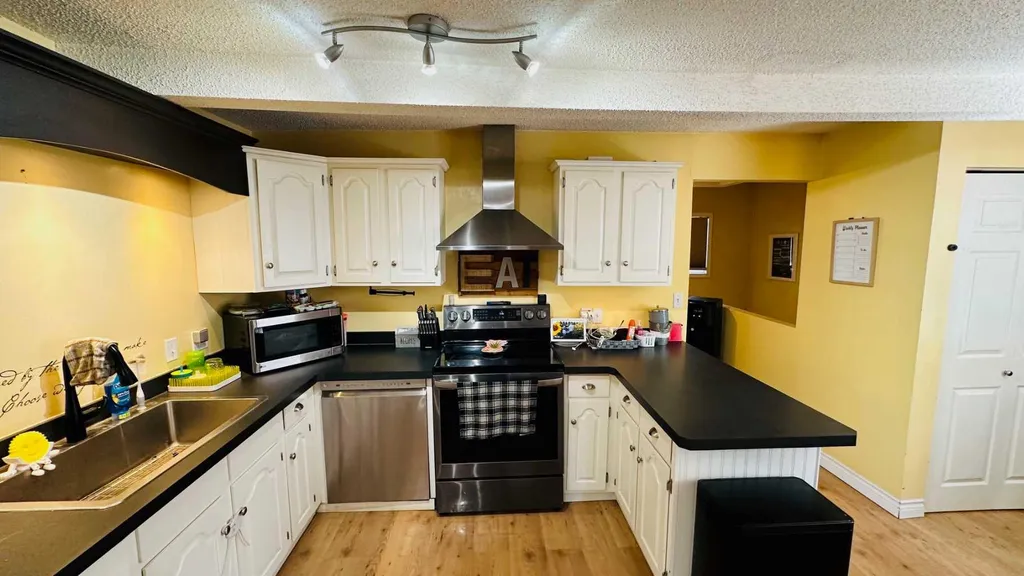 82 Villa Street Drumheller AB T0J0Y1