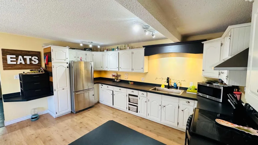 82 Villa Street Drumheller AB T0J0Y1