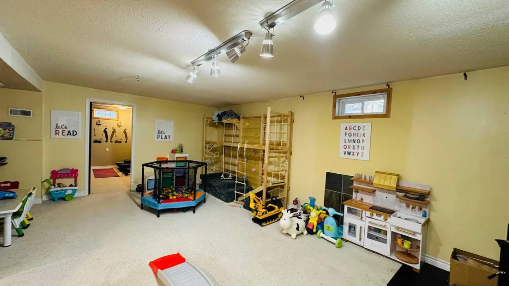 82 Villa Street Drumheller AB T0J0Y1