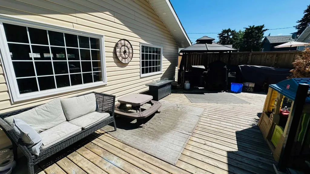 82 Villa Street Drumheller AB T0J0Y1