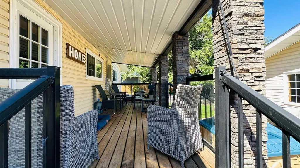 82 Villa Street Drumheller AB T0J0Y1