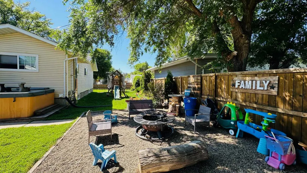 82 Villa Street Drumheller AB T0J0Y1