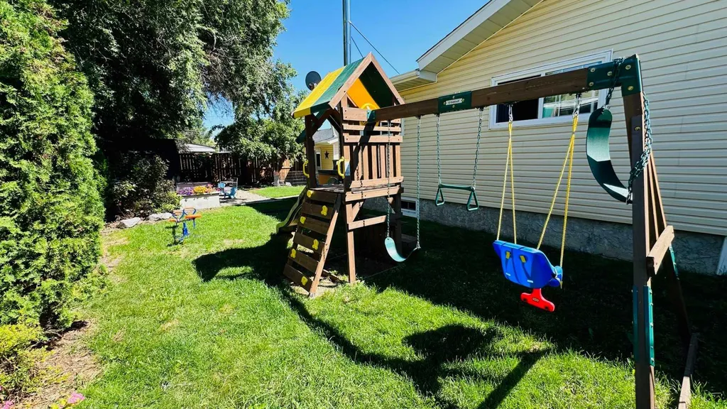 82 Villa Street Drumheller AB T0J0Y1