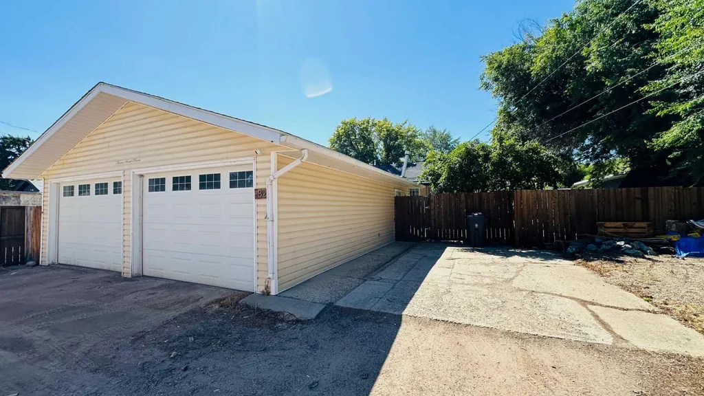 82 Villa Street Drumheller AB T0J0Y1