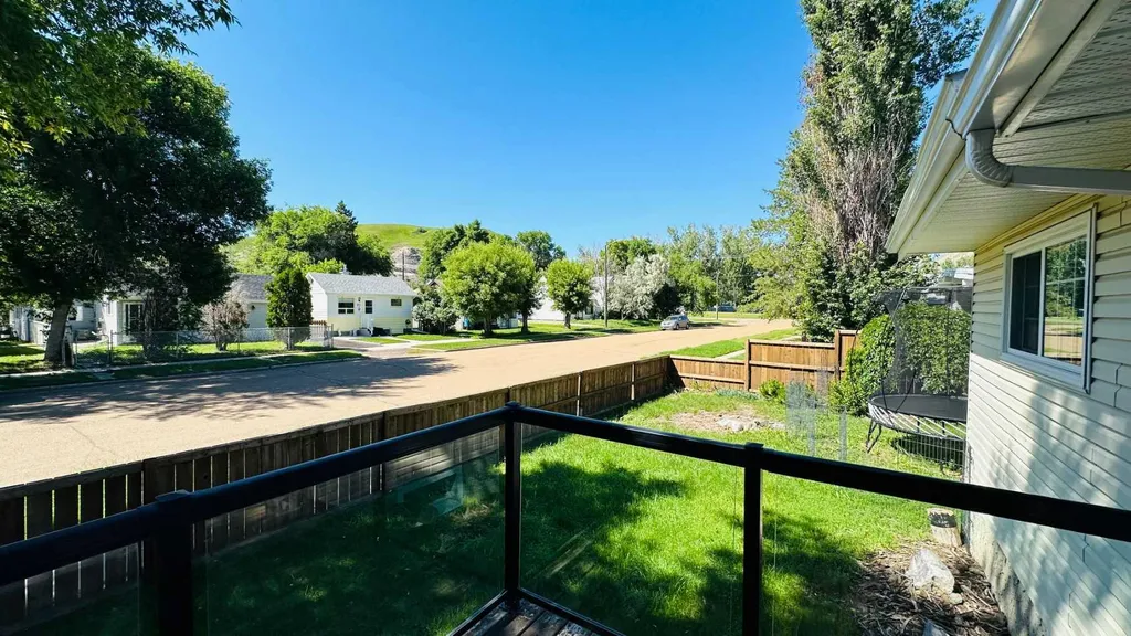 82 Villa Street Drumheller AB T0J0Y1