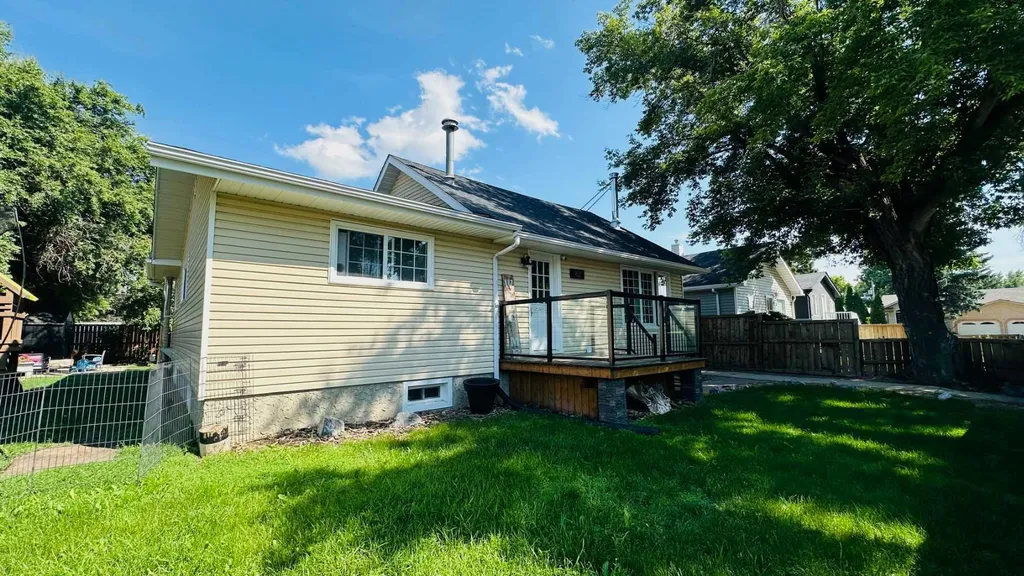 82 Villa Street Drumheller AB T0J0Y1